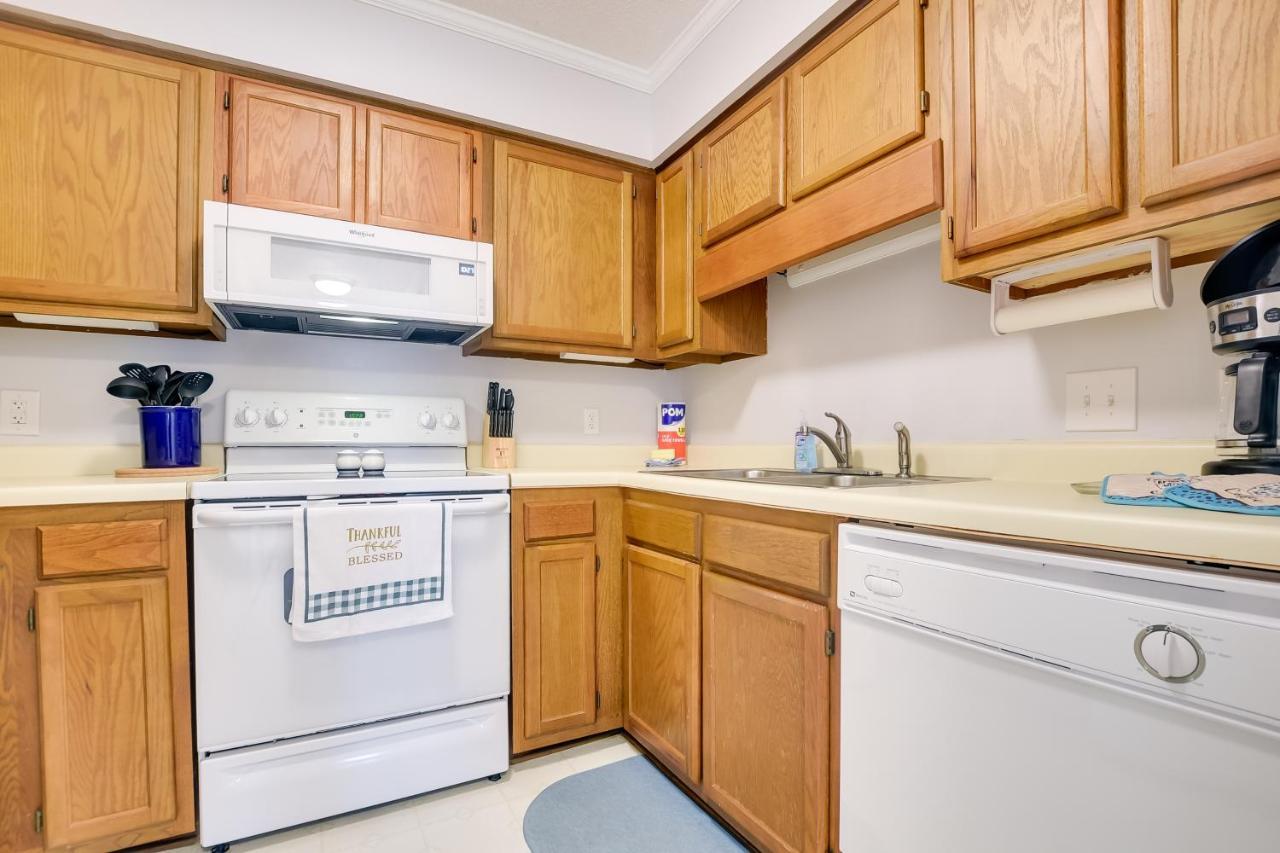 Sunny Condo - Private Ocean Isle Beach Access! Eksteriør billede